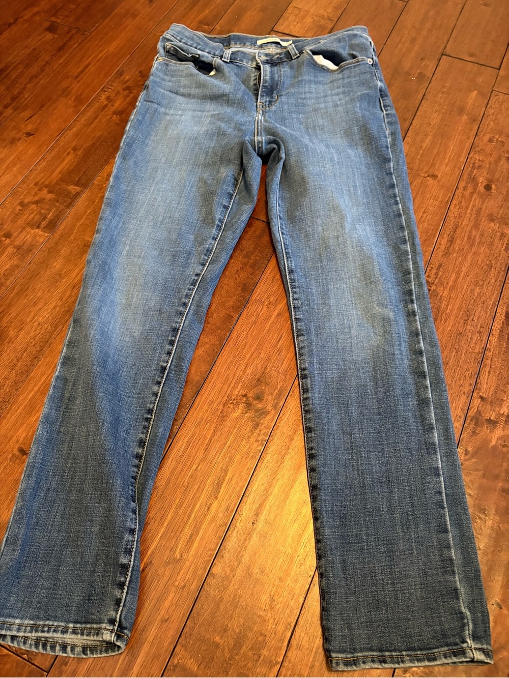 Levi's Women's Straight Leg Mid-Blue Jeans